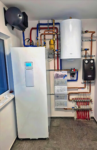 https://hockinghotwater.com.au/uploads/2025/06/electric-hot-water-system-16929.jpg