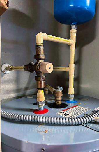 https://hockinghotwater.com.au/uploads/2025/06/gas-hot-water-system-35892.jpg