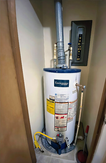 https://hockinghotwater.com.au/uploads/2025/06/gas-hot-water-system-40702.jpg