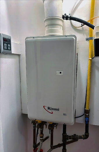 https://hockinghotwater.com.au/uploads/2025/06/hot-water-87450.jpg