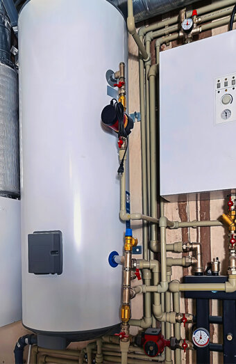 https://hockinghotwater.com.au/uploads/2025/06/hot-water-installs-34383.jpg
